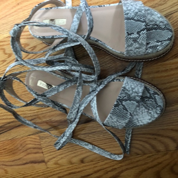 Wedge - Picture 1 of 4